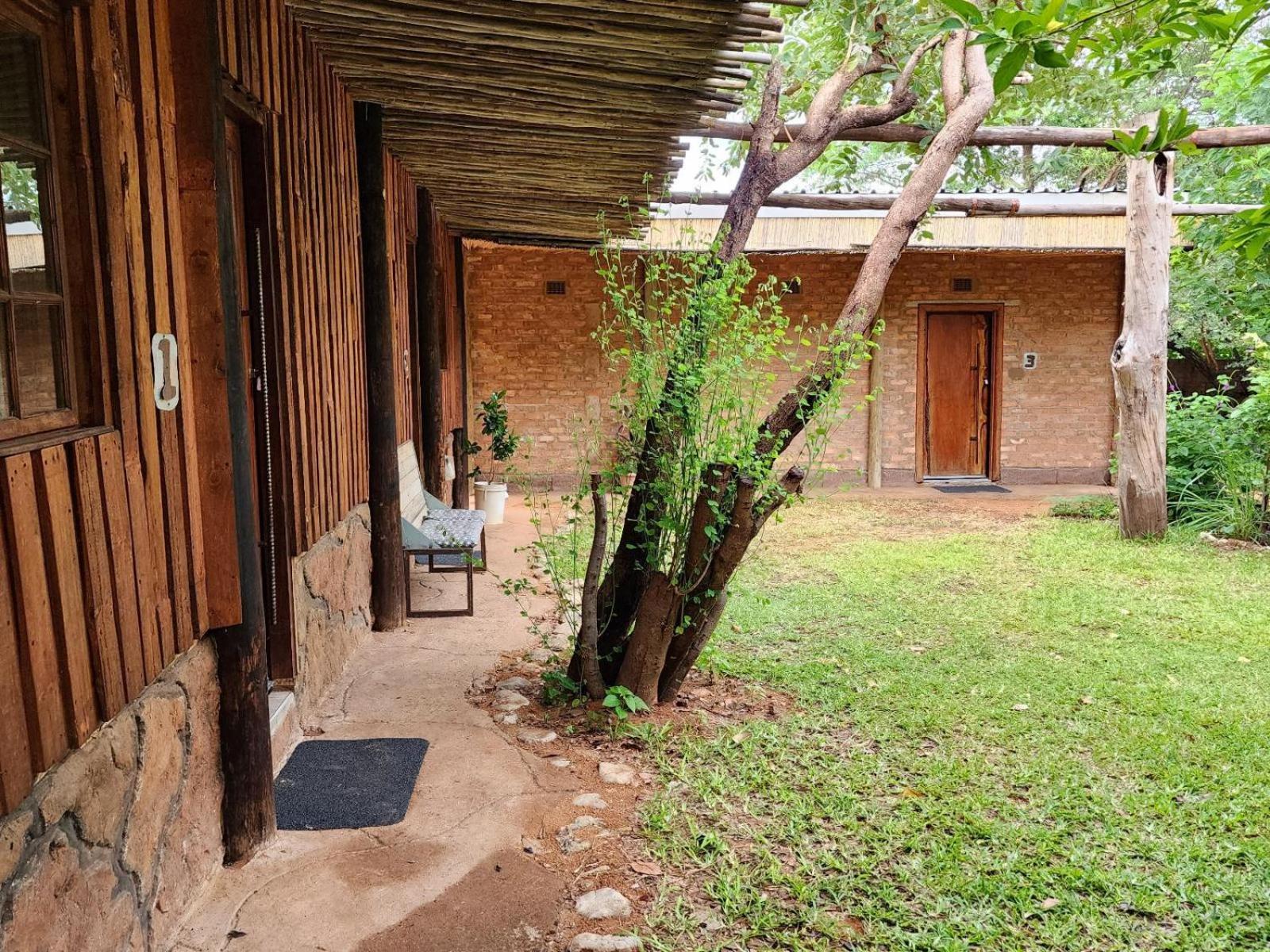 Nxabii Cottages Kasane Bilik gambar